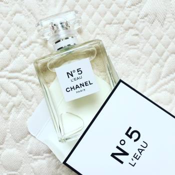 «No 5 L'Eau» от Chanel